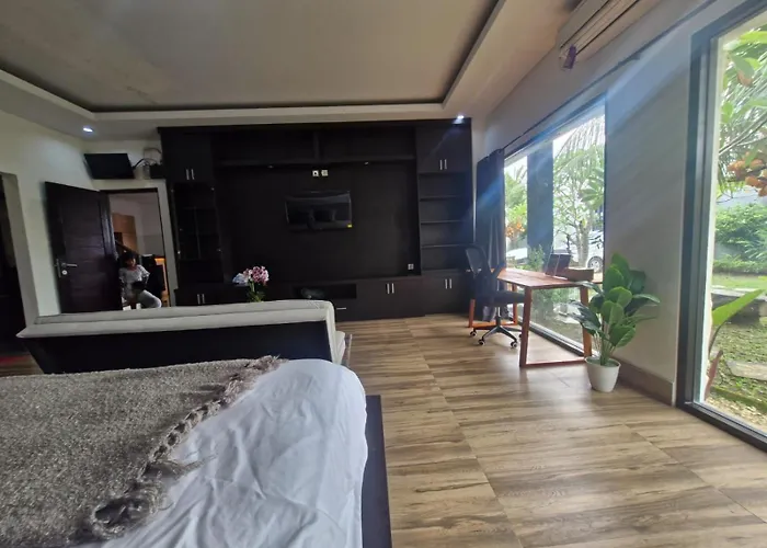 別荘 The Sangka House
